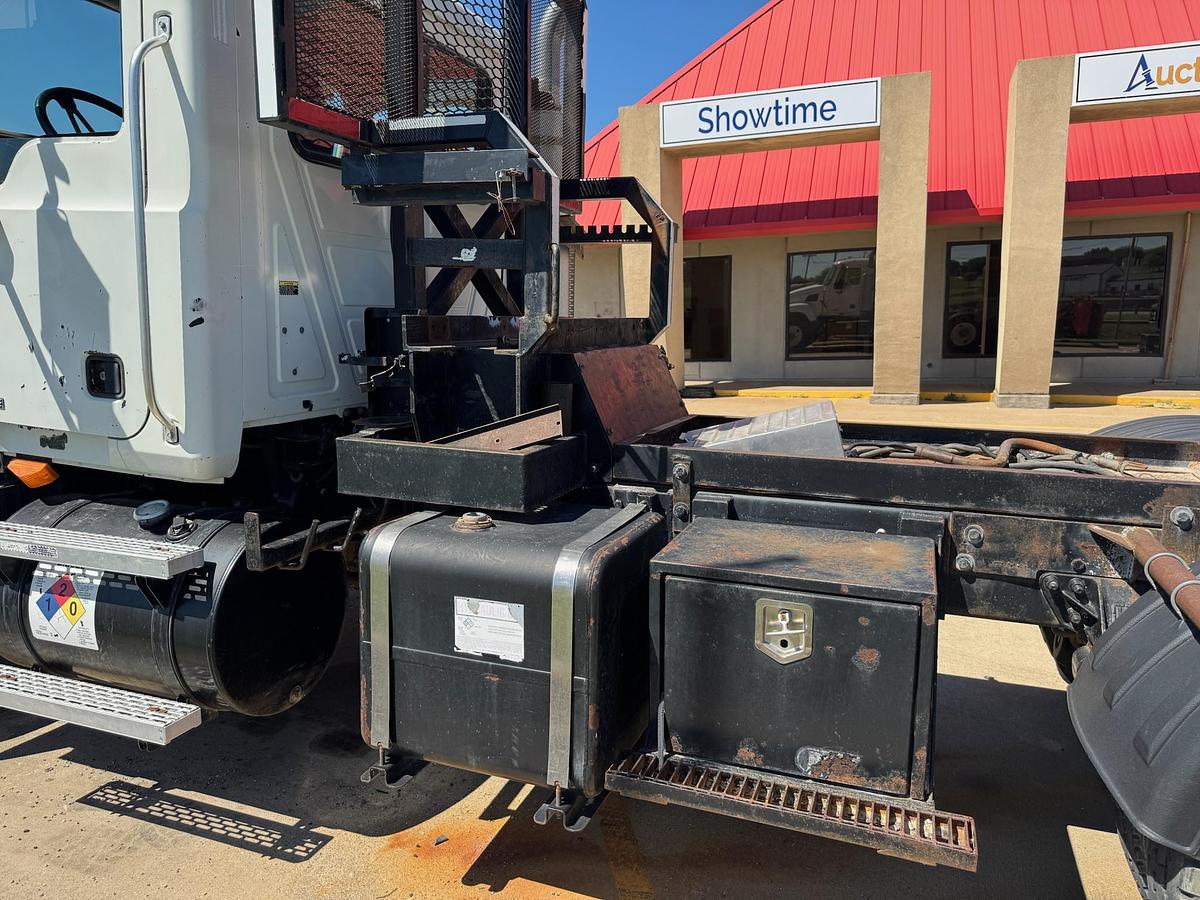 Used 2005 Mack Haul Truck CV713