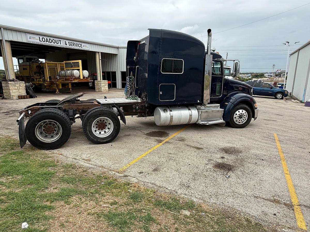 Used 2012 Peterbilt 386 Truck - Paccar Diesel Engine - Eaton Fuller 13-Speed Transmission - NICE!