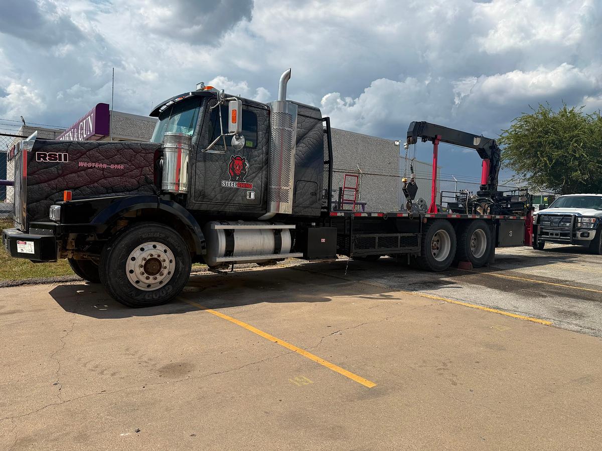 Used 2006 Western Star 4900 Boom Truck, Sleeper