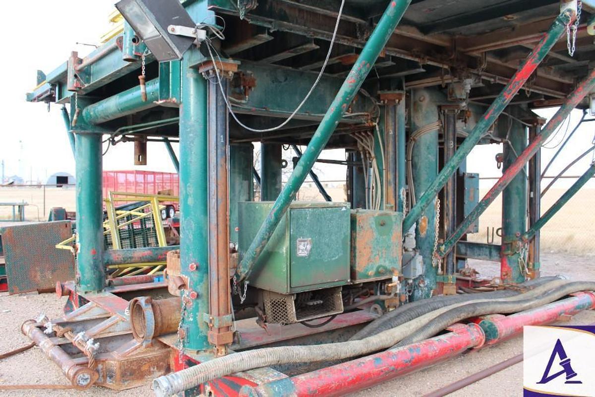 Used 15' Split Telescoping Substructure with 330,000lbs Setback