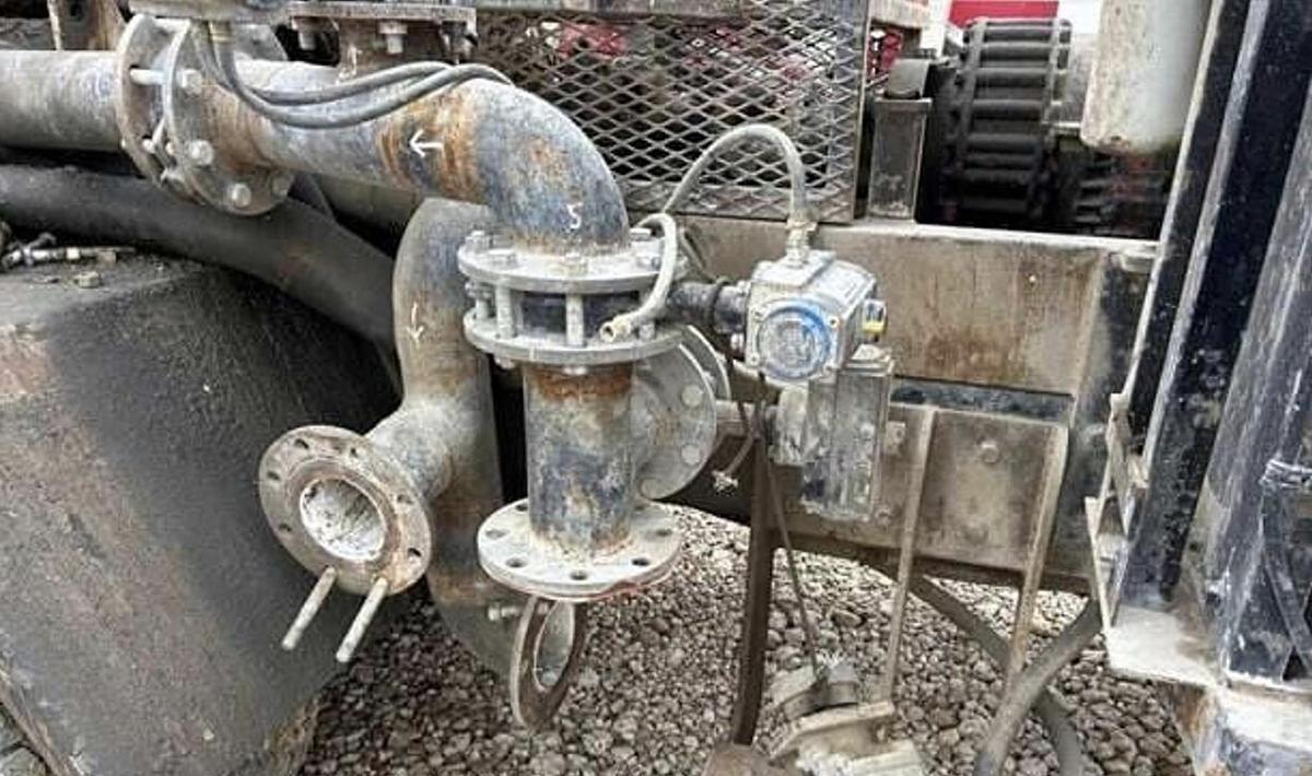 Used 2005 MACK CV513 CEMENT SPM TRIPLEX PUMP TRUCK