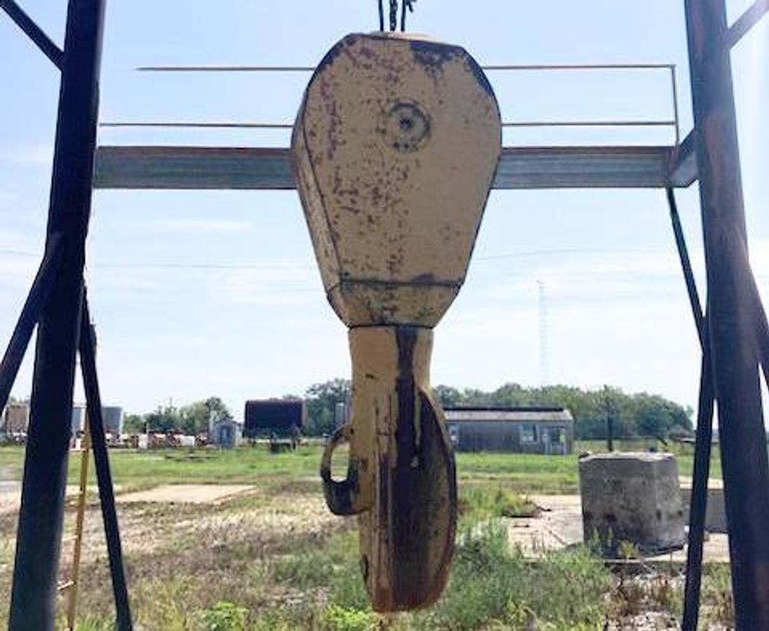 Used 350-Ton Web Wilson Drilling Elevator