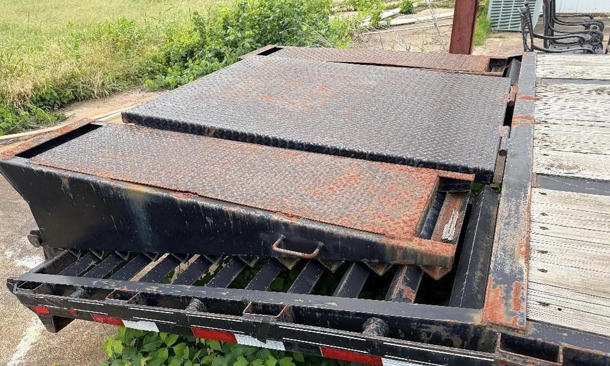 Used 2013 Big Tex 25ft Gooseneck Trailer
