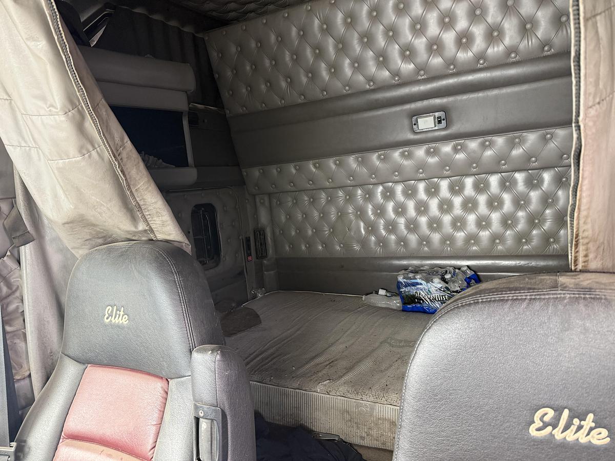 Used 2004 Kenworth Slick Truck