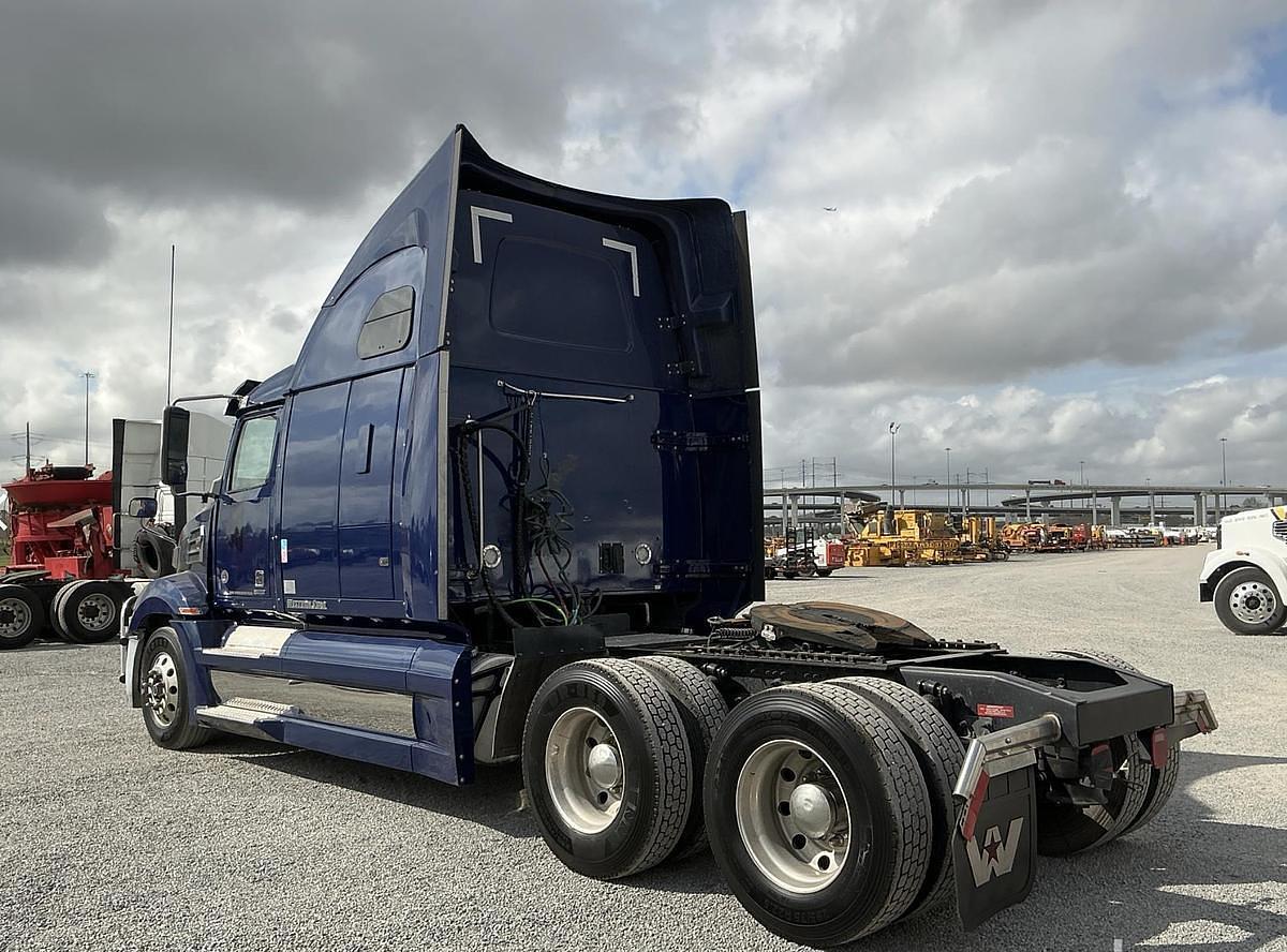 Used 2022 Western Star 5700 6x4 Sleeper Truck Tractor