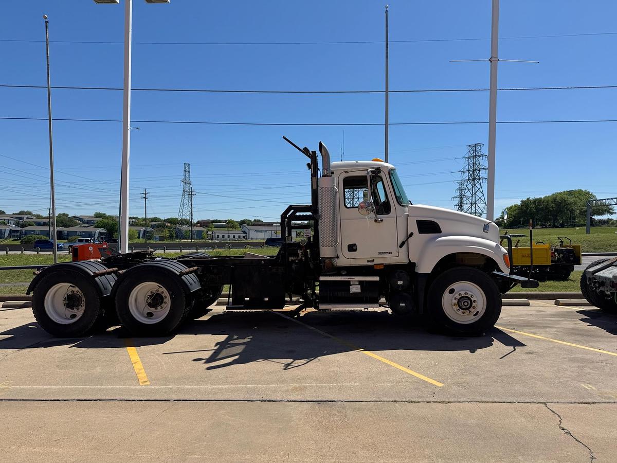 Used 2005 Mack Haul Truck CV713