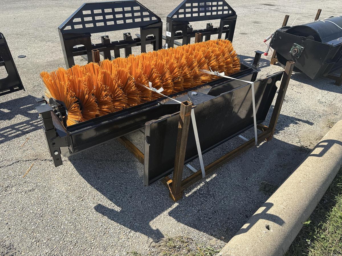 Used 2026 GIYI GY-SE61 Sweeper Skid Steer Attachment (UNUSED)