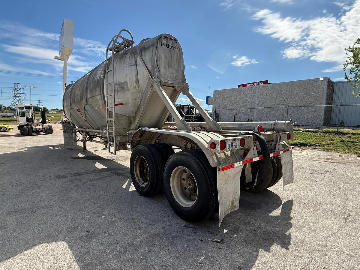 Used 1991 Heil Pneumatic Bulk Trailer