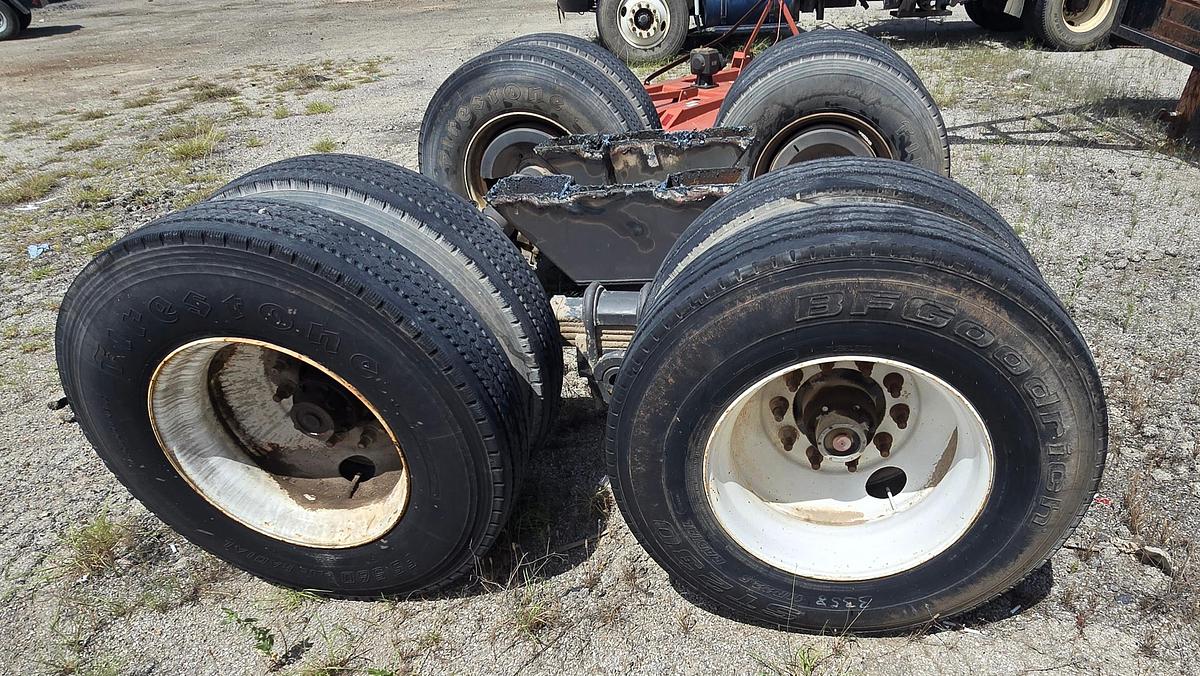 Used 20k Tandem Axle Assembly with 11R22.5 Tires