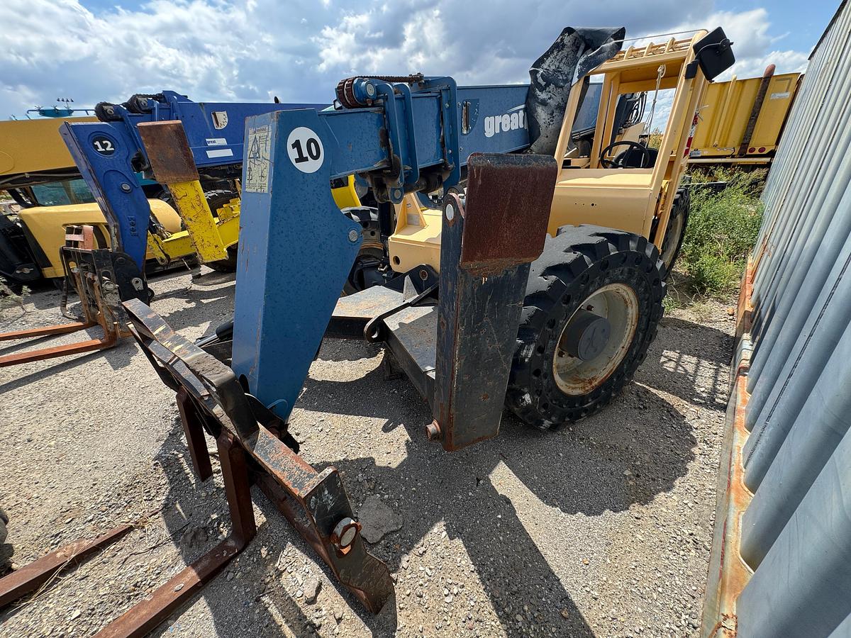 Used 2011 Caterpillar TL1055 Telehandler