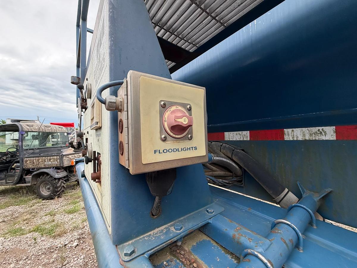 Used 2012 Wilco 4,100 Gallon with Hyd Agitators Acid Transport Trailer
