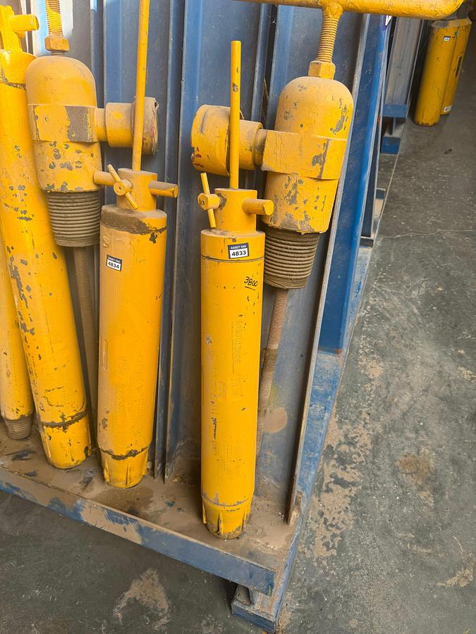 Used (12) Hydraulic Actuator / Cylinder  3'' IF Connection