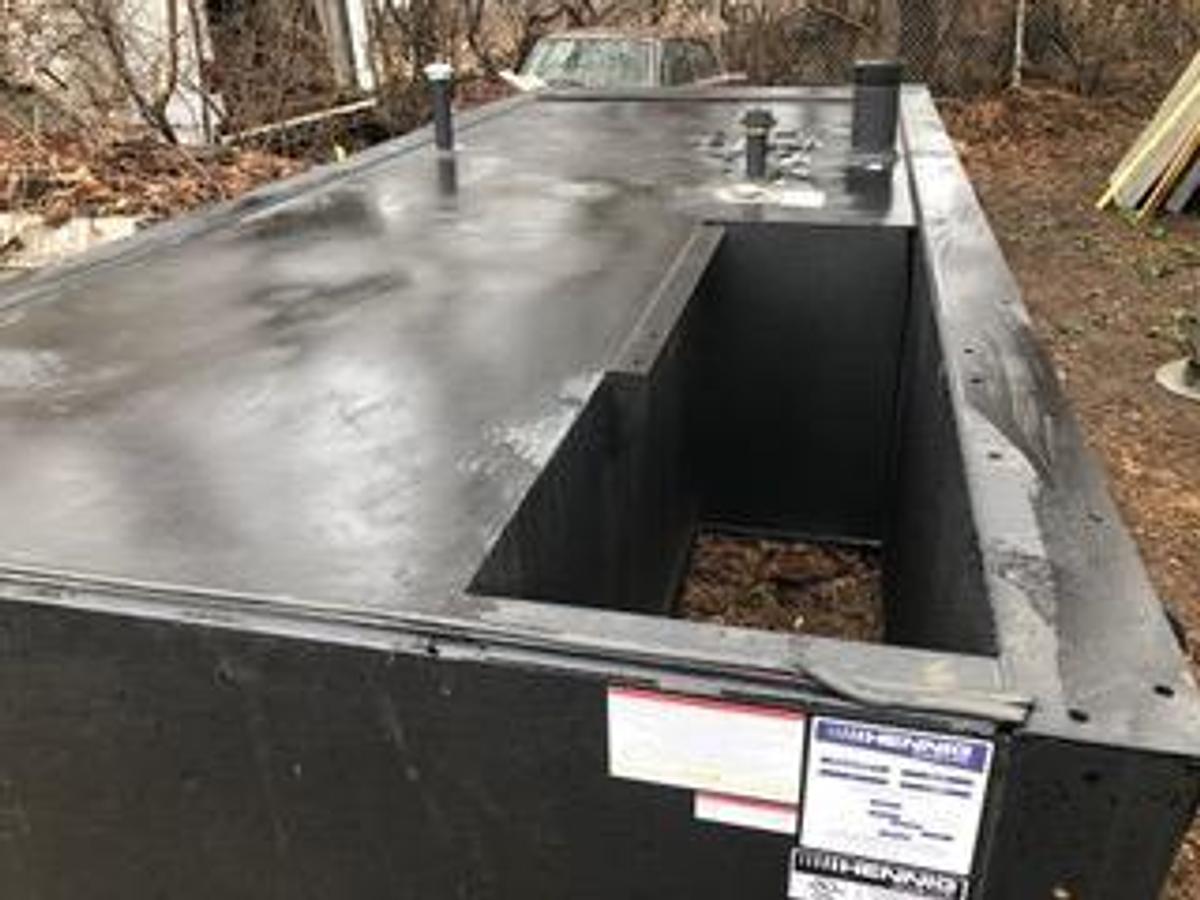 Used 2018 HennigFuel Tank - 1420 Gallons (Never Seen Fuel)