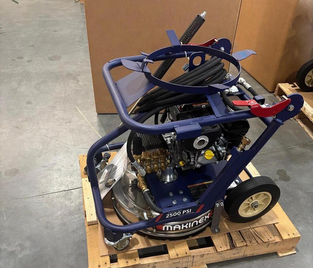 Used Makinex DPW-2500 Pressure Washer - BRAND NEW!