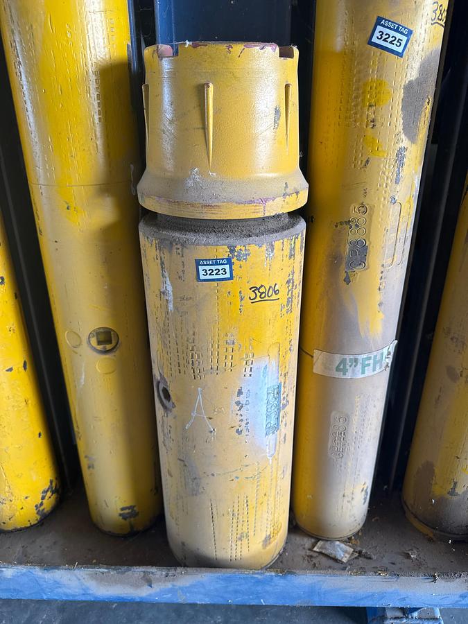 Used (2) Hydraulic Cylinder / Actuator 6 5/8'' REG Connection