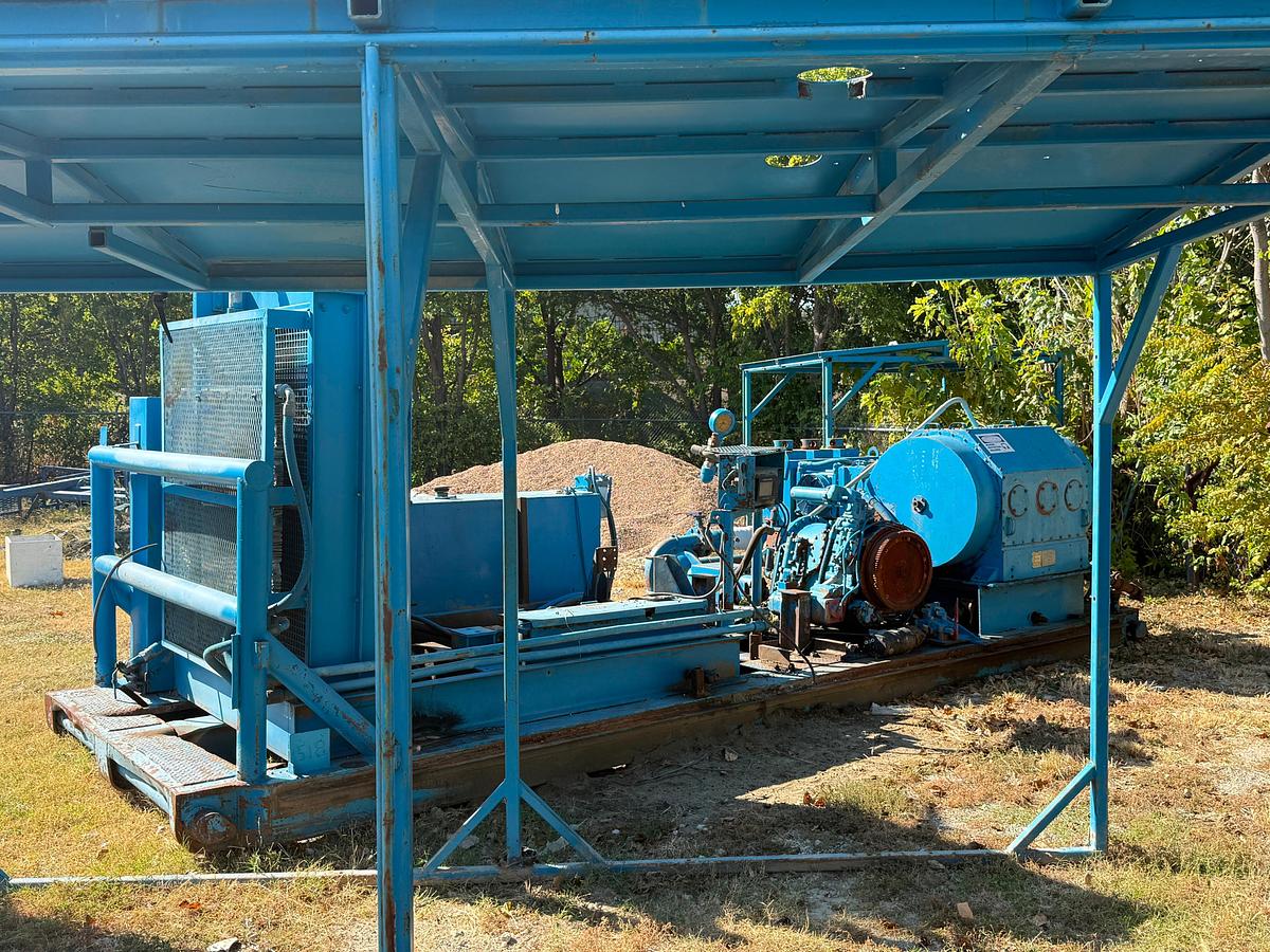 Used OPI 1000 Triplex Pump w/ Detroit Series 2000 Diesel Engine