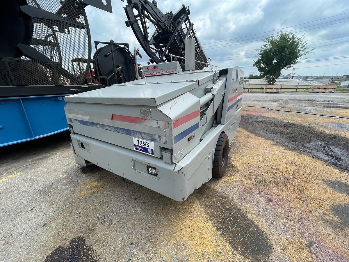 Used Clarke American-Lincoln 3366 Industrial Sweeper