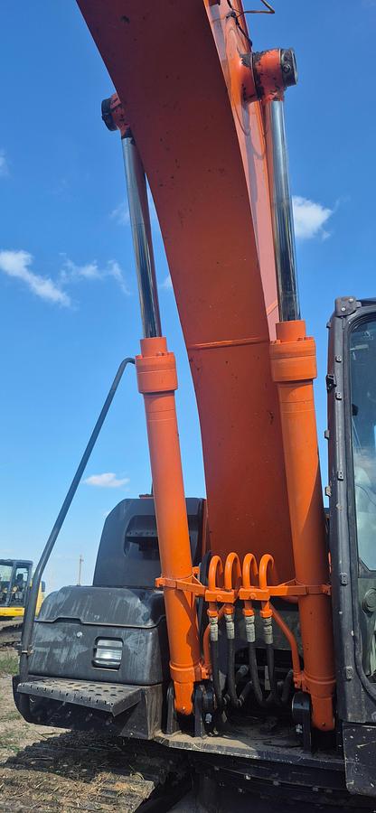 Used 2015 HitachiZaxis 160LC