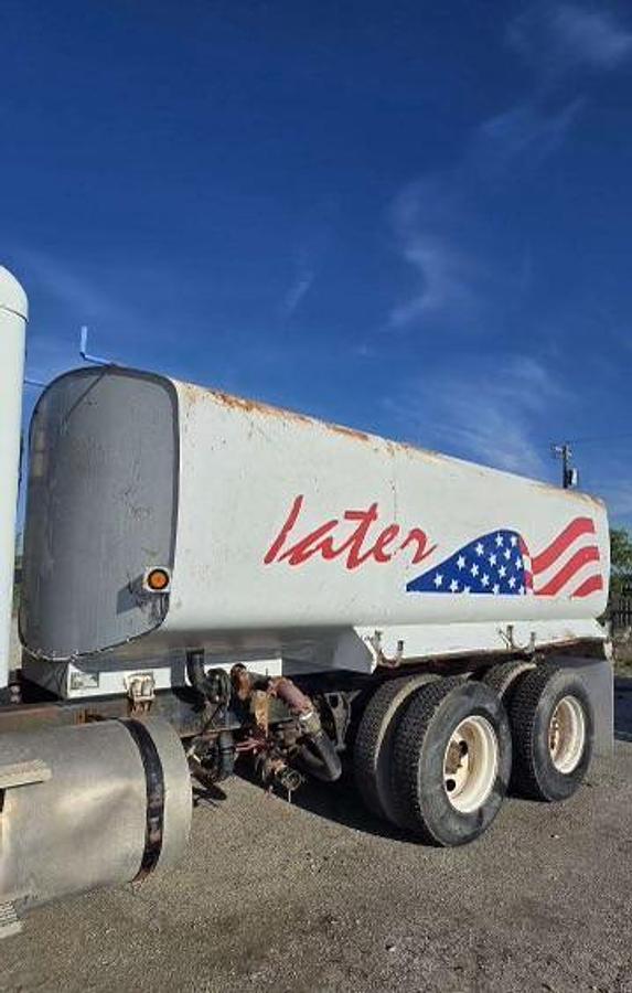 Used 1999 International 9400 - 4K-Gallon Tank Truck
