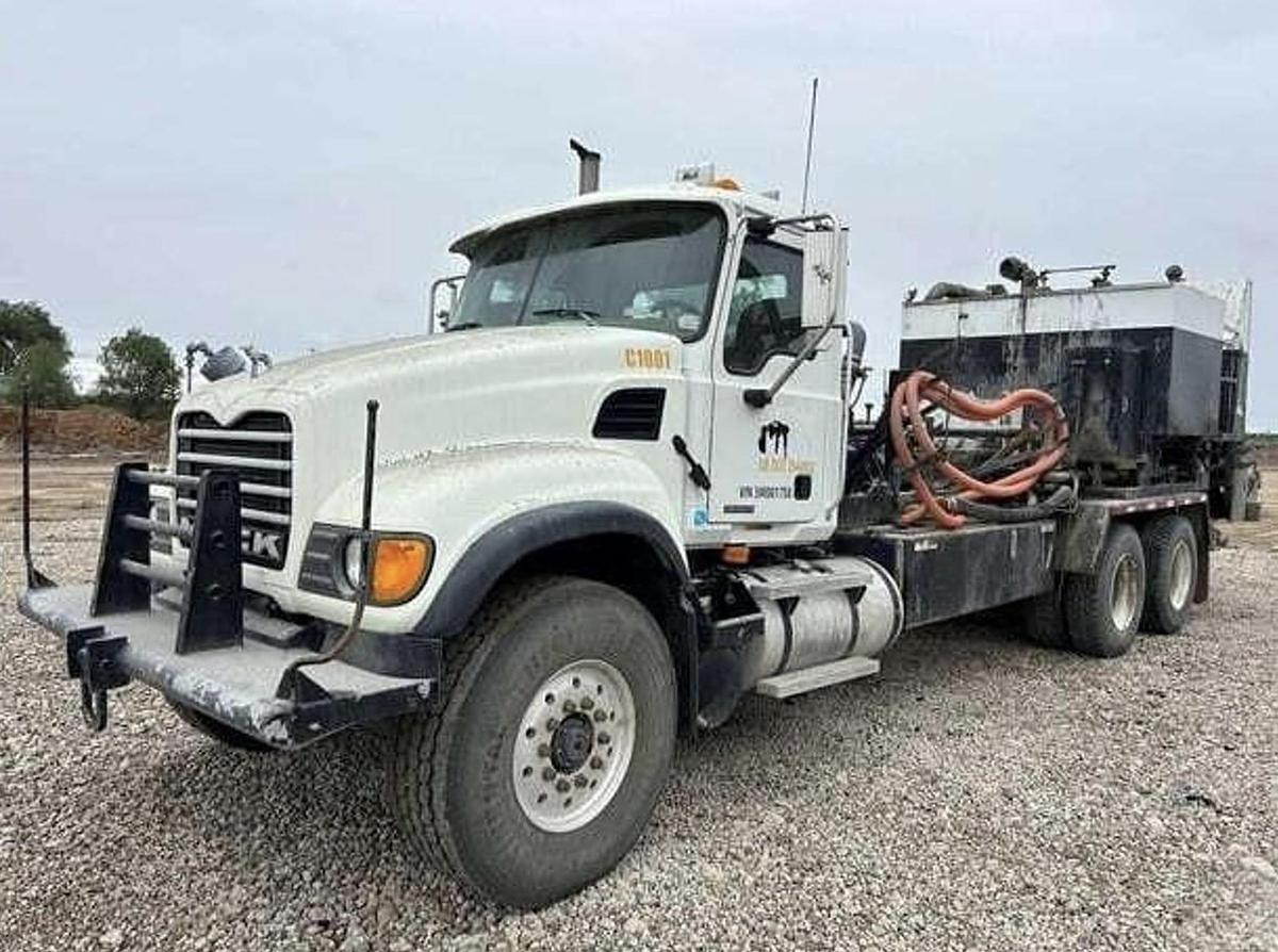 Used 2005 MACK CV513 CEMENT SPM TRIPLEX PUMP TRUCK
