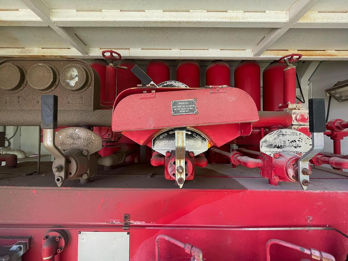Used DS 320 4-Station Closing Unit