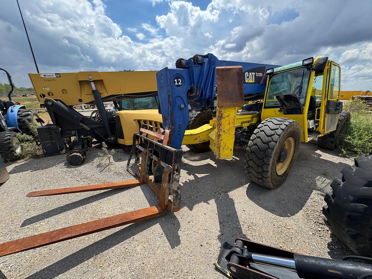 Used 2011 Caterpillar TL1255 Telehandler