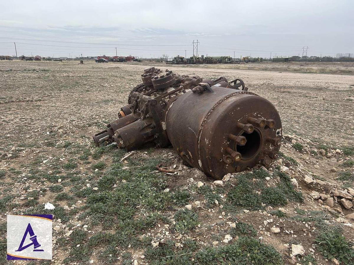 Used 11'' x 5000# Annular BOP, 11'' x 5000# Double Hydraulic BOP