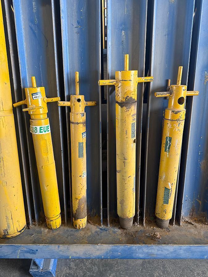 Used (4) Hydraulic Cylinders / Actuators Connections listed below