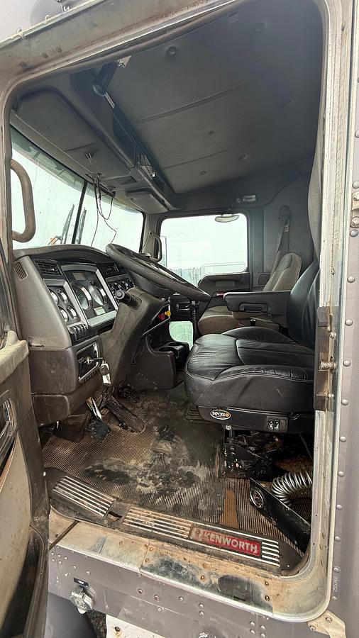 Used 2008 Kenworth Winch Truck