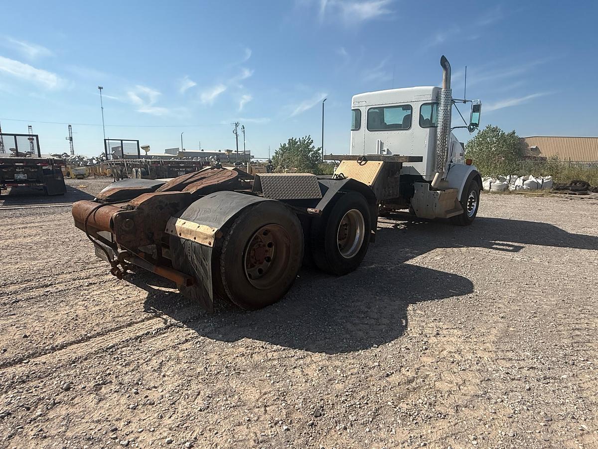 Used 2011 Kenworth T800 Cab and Chassis
