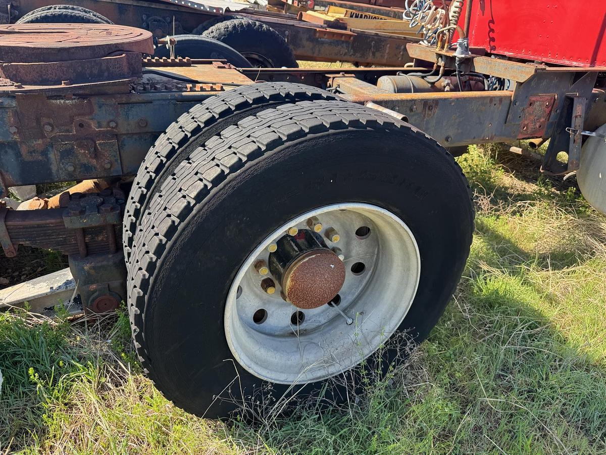 Used Day-cab Semi Truck