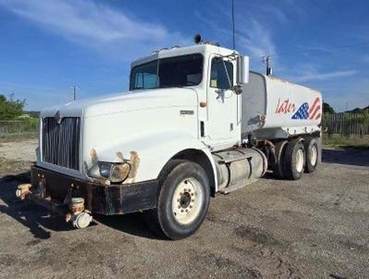 Used 1999 International 9400 - 4K-Gallon Tank Truck