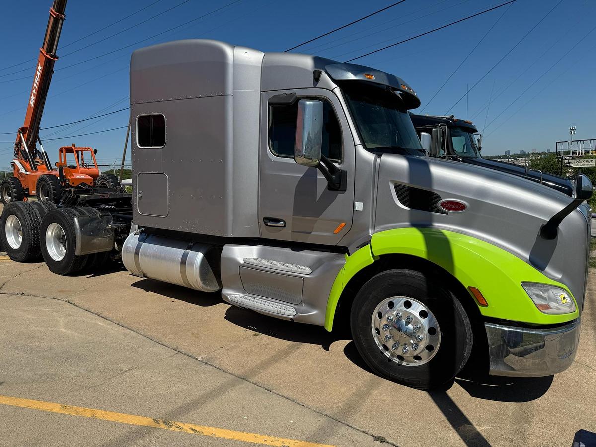 Used 2015 Peterbilt 579 6x4 Sleeper Truck Tractor