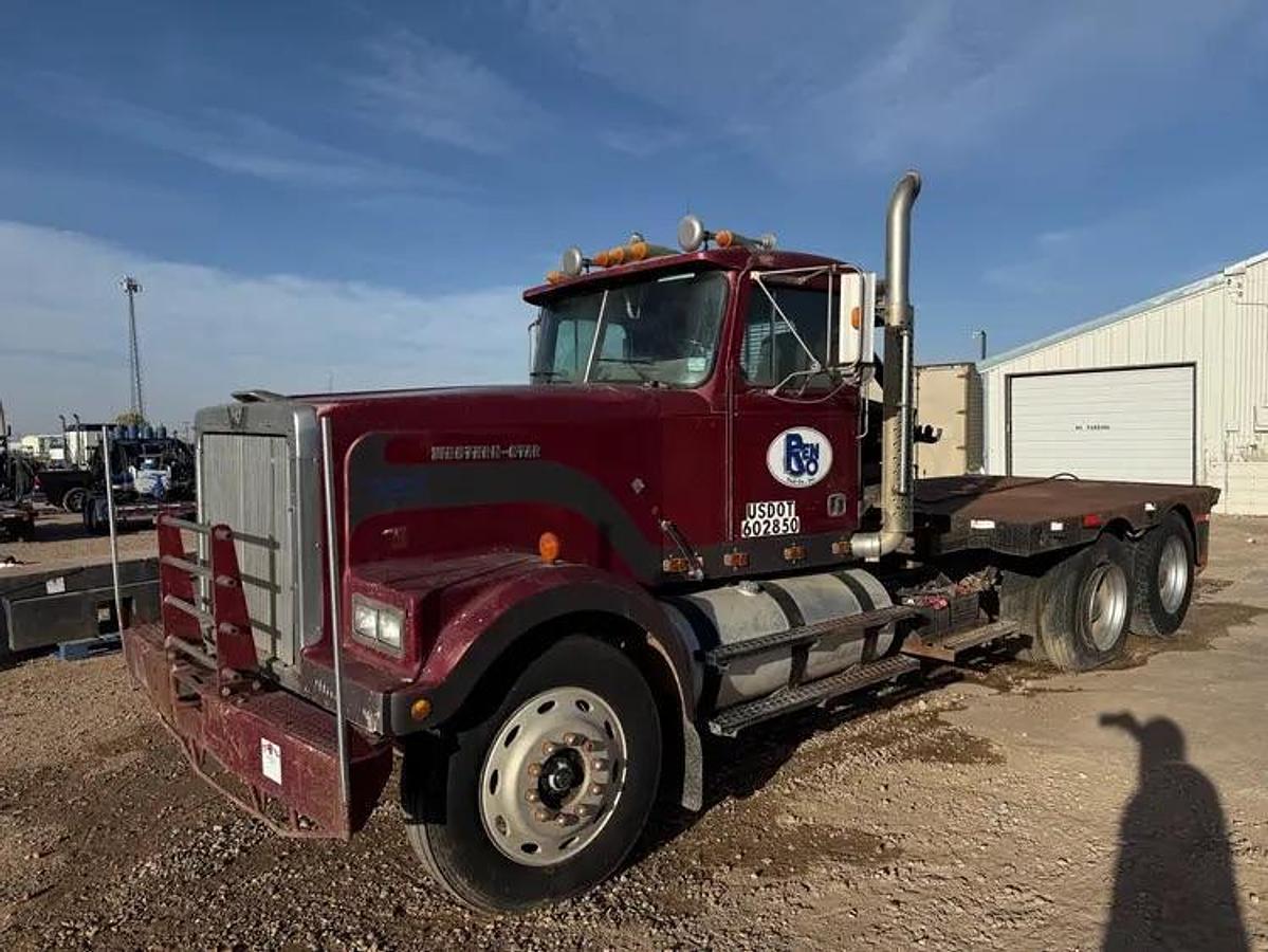Used 1986 Western Star 4964 Tulsa 65K Mech Winch Truck
