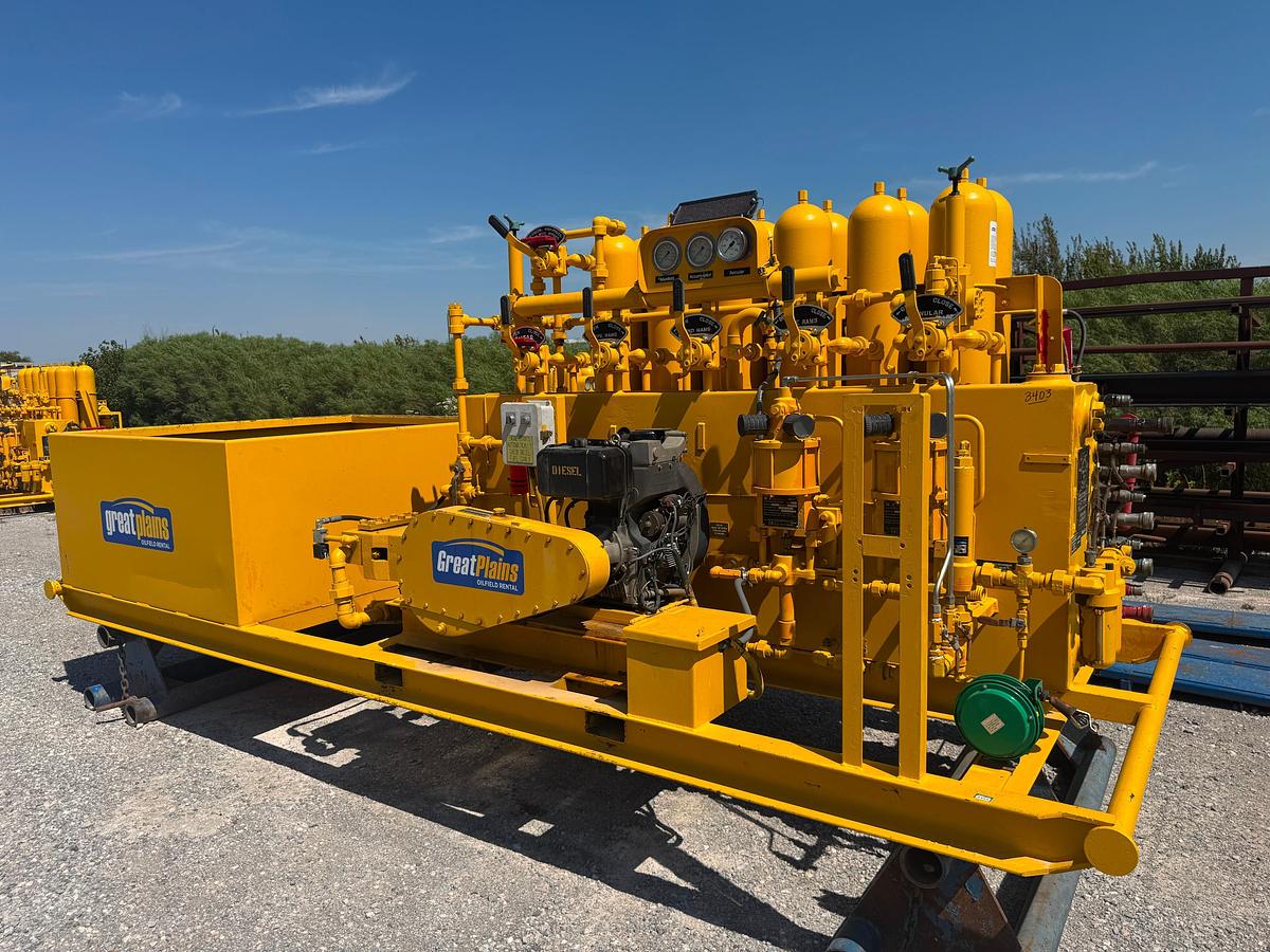 Used 2012 Advanced Pressure 6-station 120-Gallon Accumulator with BEAR triplex Pump Hatz Diesel Engine-