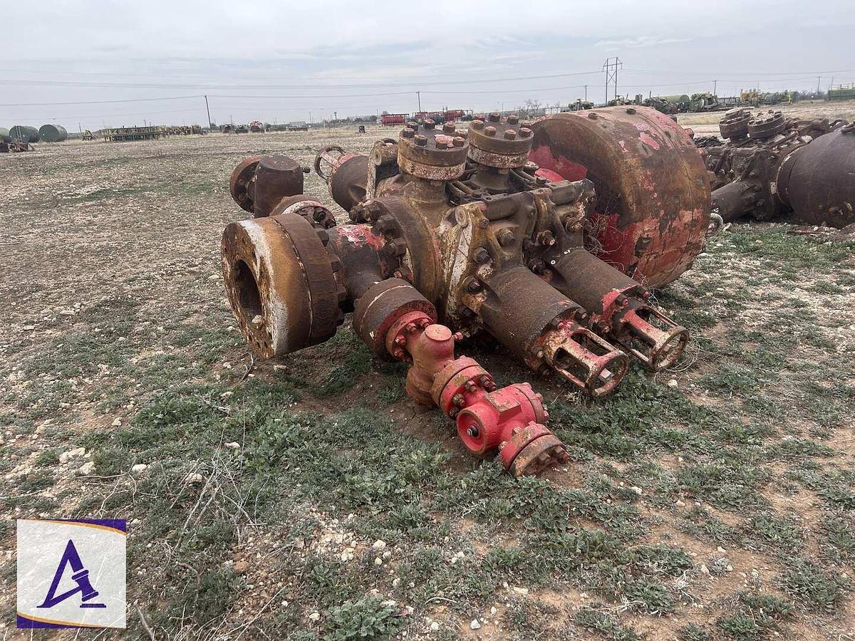 Used 11'' x 5000# Annular BOP, 11'' x 5000# Double Hydraulic BOP