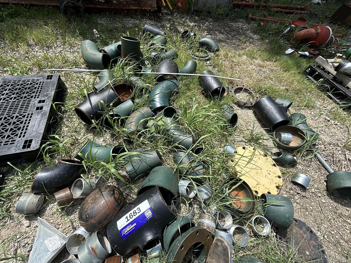 Used Mixed Lot of Carbon Steel Pipe Fittings, Elbows, Tees & Reducers