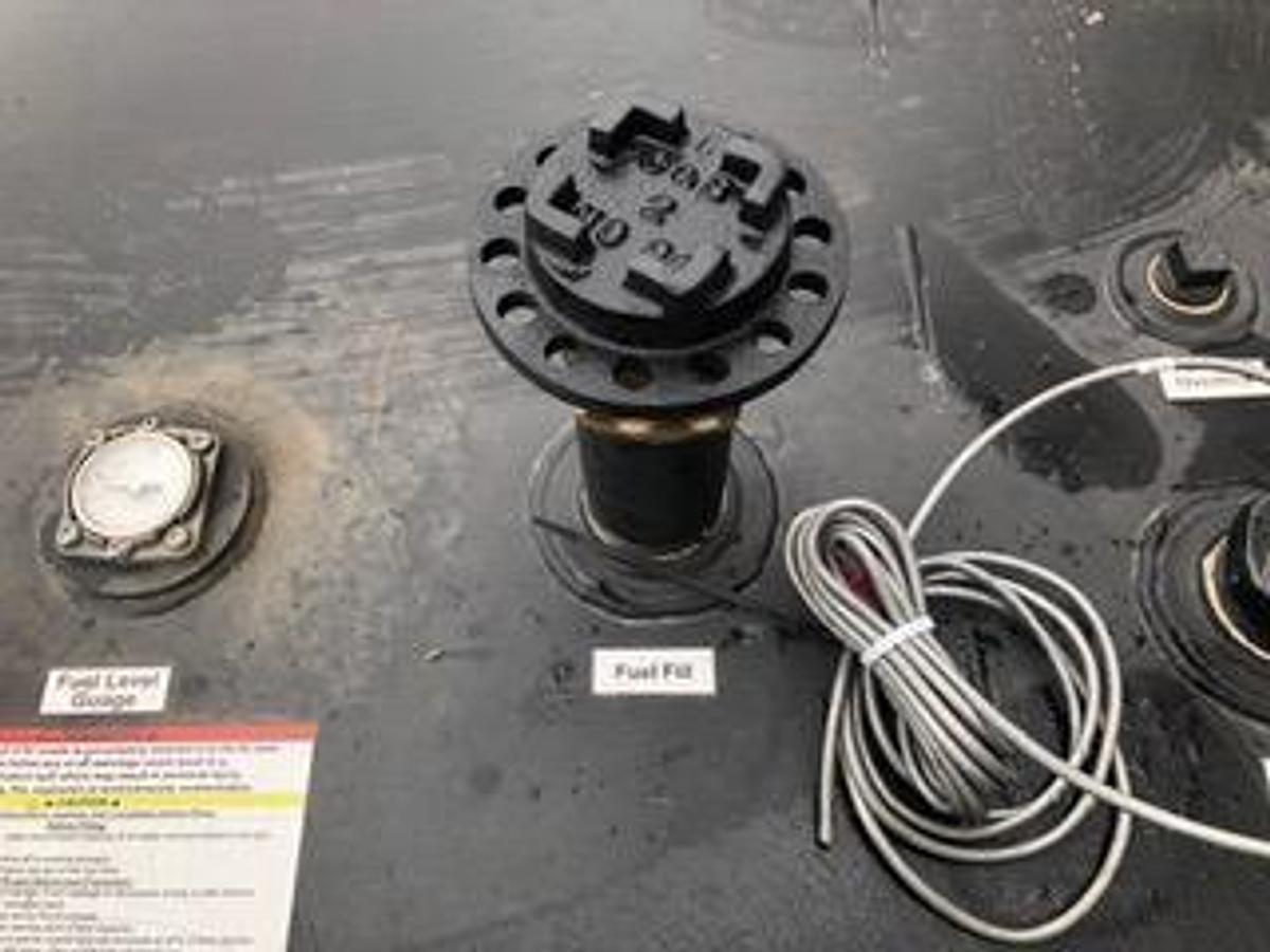 Used 2018 HennigFuel Tank - 1420 Gallons (Never Seen Fuel)