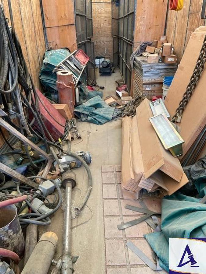 Used STO T/A 53'L Van Trailer with Storage Cabinets