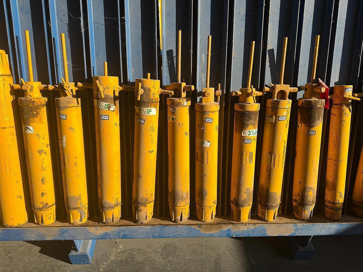 Used (12) Hydraulic Actuator / Cylinder 3'' IF Connection