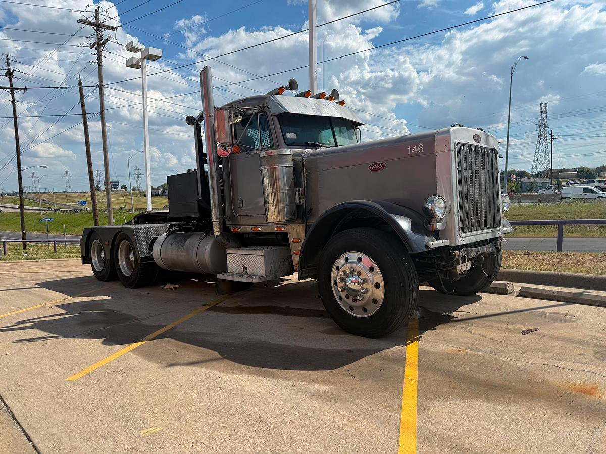 Used 1988 Peterbilt 379 Winch Truck
