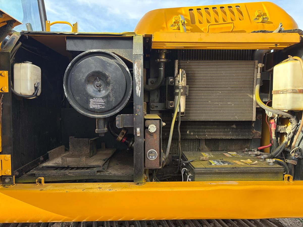 Used 2005 John Deere 200LC Excavator