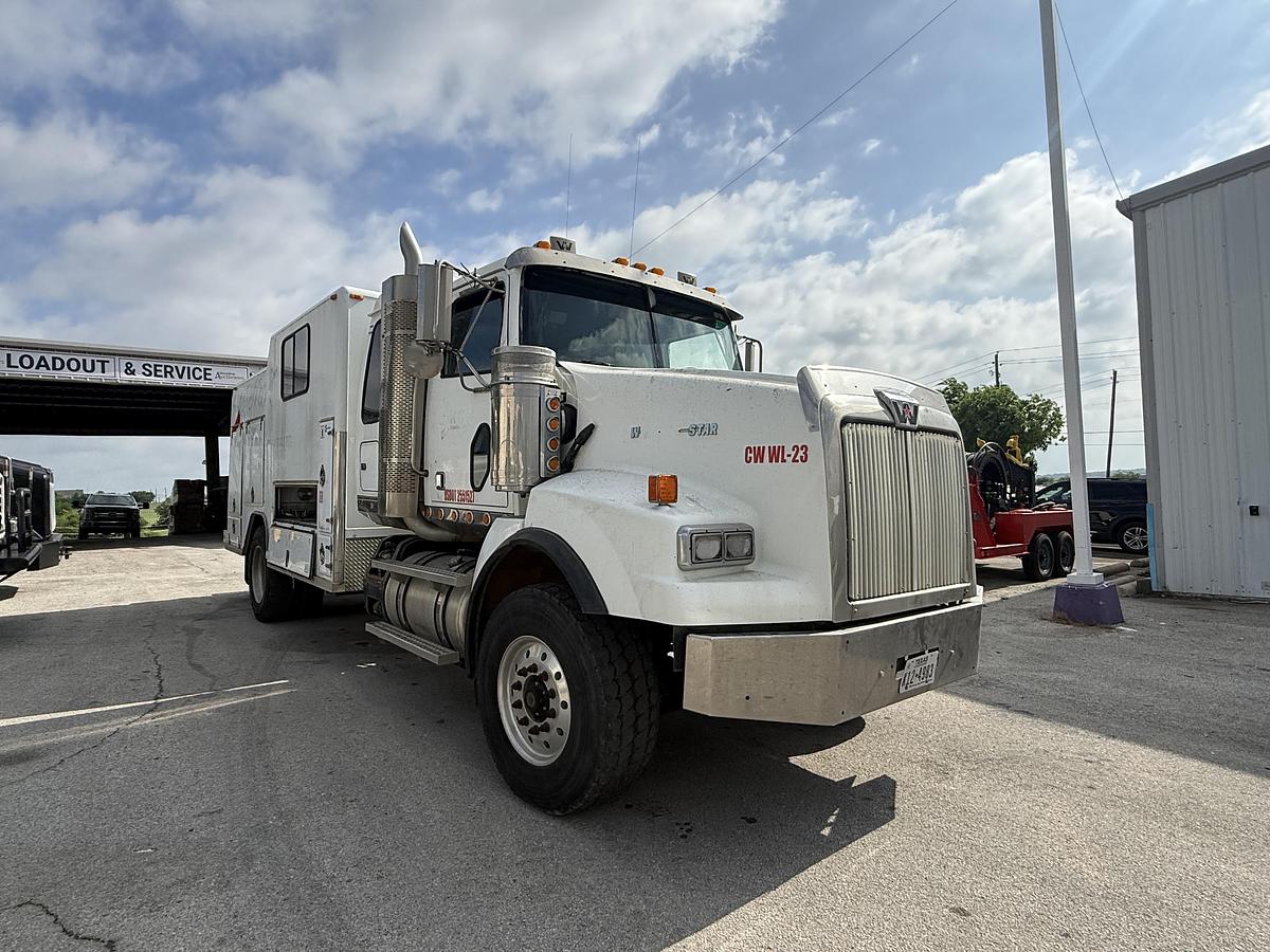 Used 2007 Western Star Wireline Service Truck with Sleeper Cab