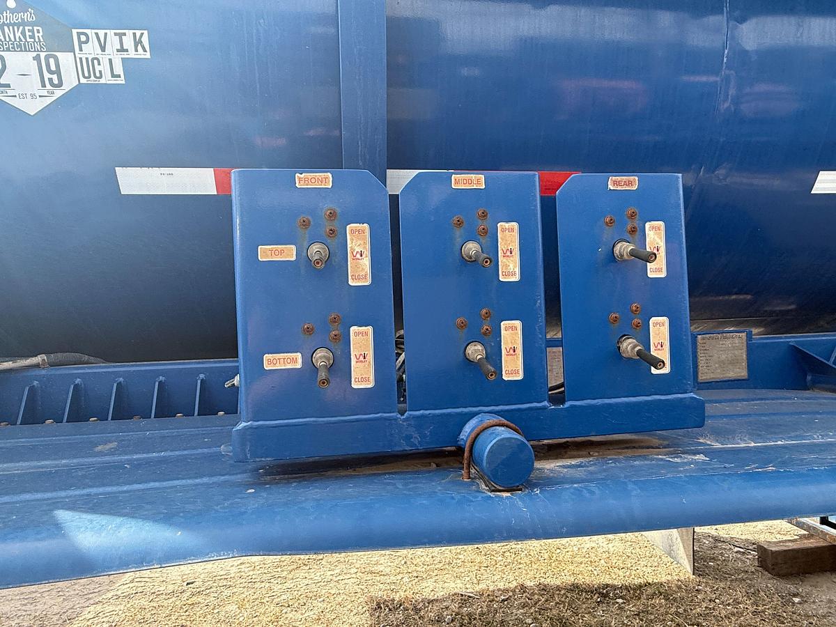 Used 2013 Worley 5,000-Gal Transport Trailer