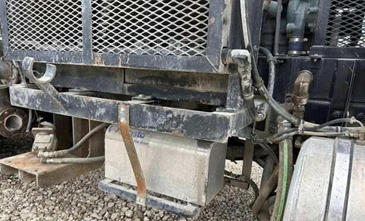 Used 2005 MACK CV513 CEMENT SPM TRIPLEX PUMP TRUCK