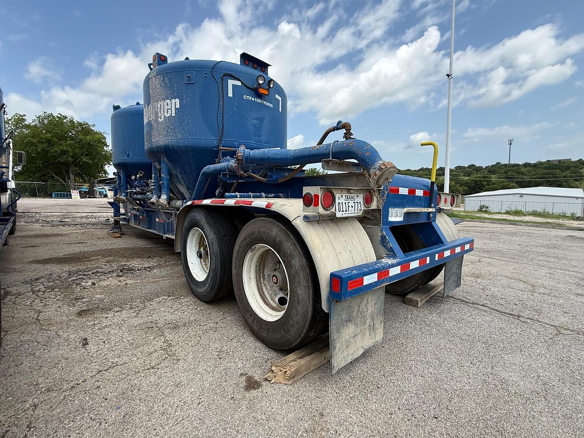 Used 1982 Clark 660 Cement Bulk Trailer