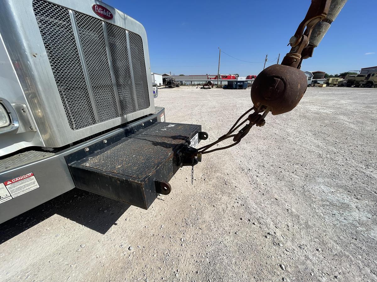 Used 2012 Peterbilt 367 Service Truck with National 900A Crane