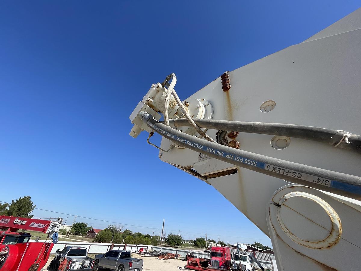 Used 2012 Peterbilt 367 Service Truck with National 900A Crane