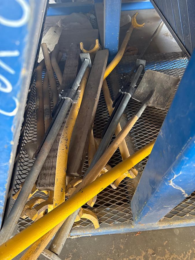 Used (13) Crossover Handling Tools / Lifting Handles