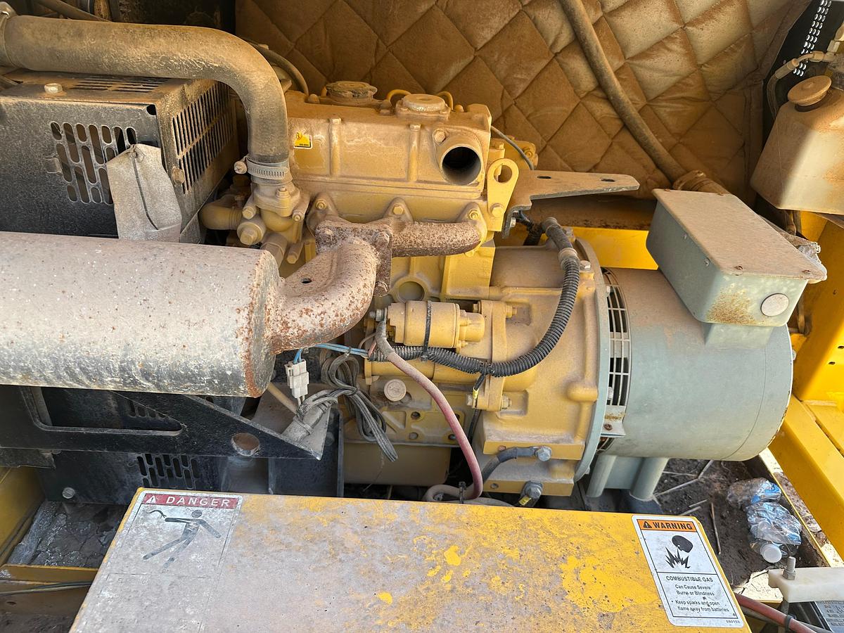 Used Allmand Maxi-Lite V 8kw Light Plant, Inoperable, Missing Wheels